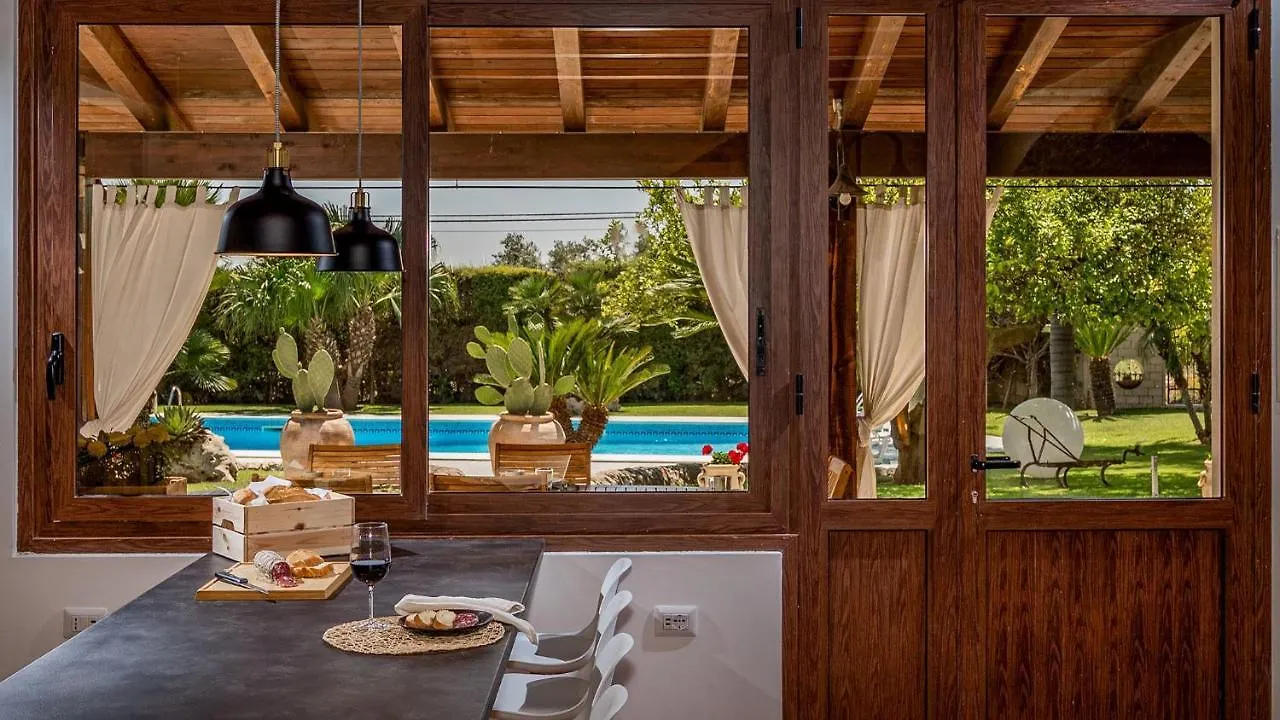 Villa Cutrera 8, Emma Villas Chiaramonte Gulfi Italy